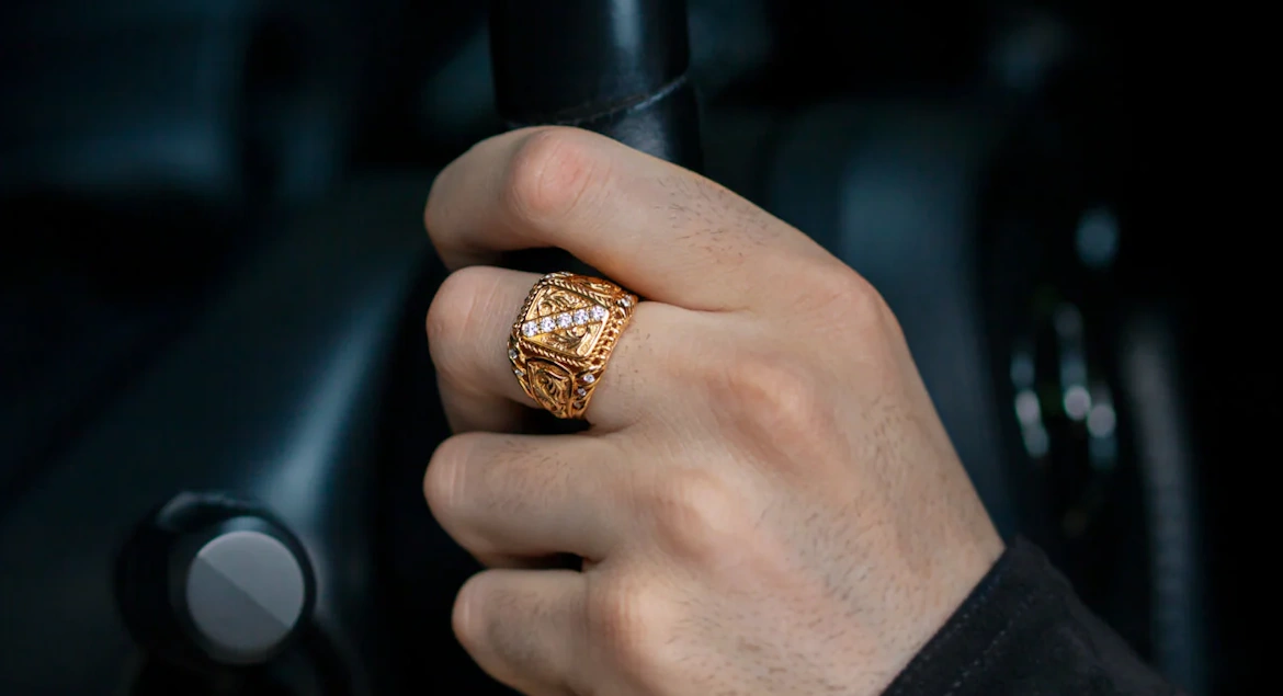 Men's Signet Ring: A Timeless Piece of Masculine Jewelry