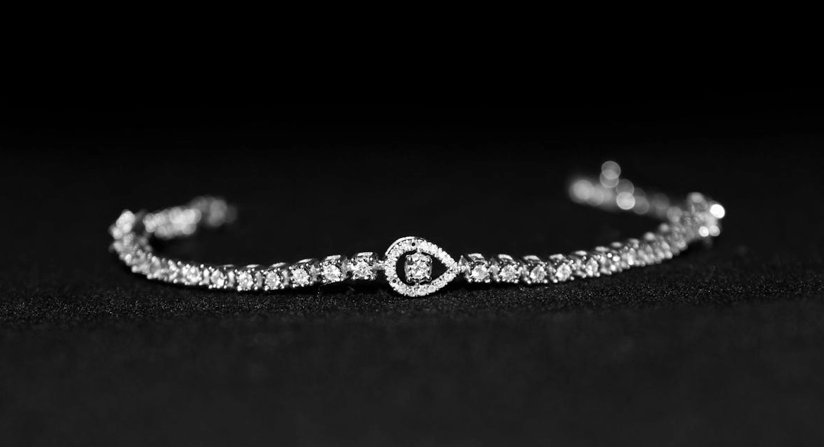 Diamond Tennis Bracelet Manufacturing and Design